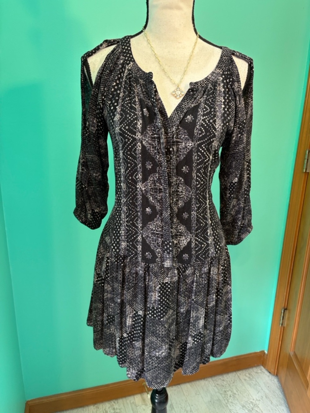 Tokyo Darling Black & White Printed Cold-Shoulder Tunic Dress